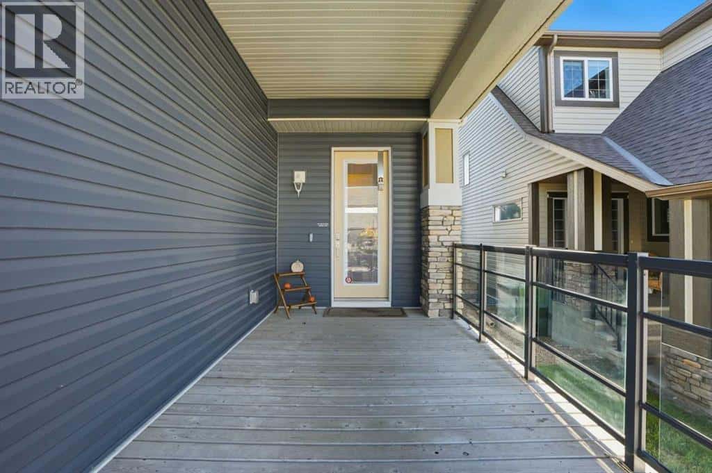 1925 Reunion Terrace NW — Airdrie, Alberta - Photo 4 of 49