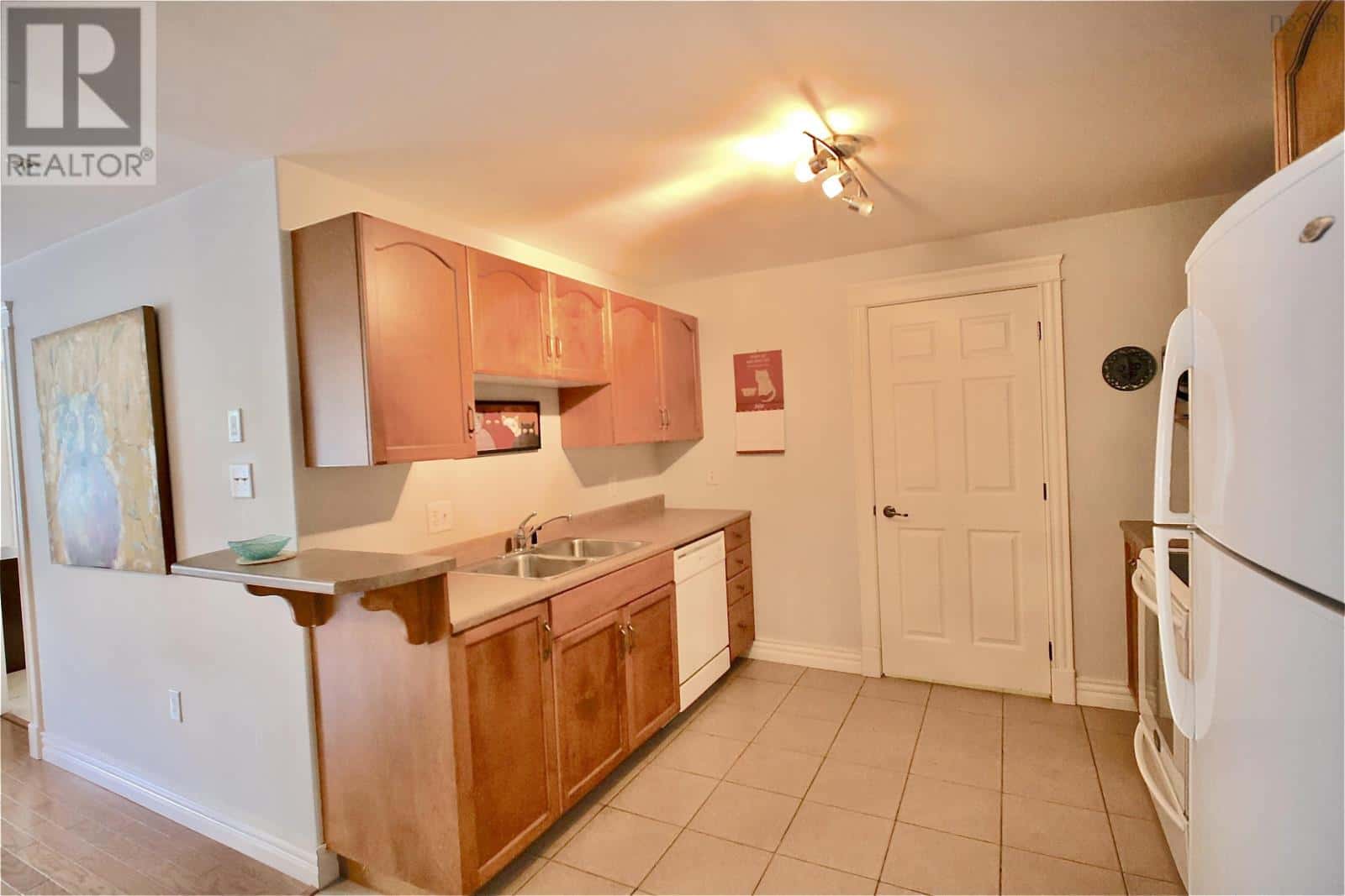 302 476 Main Street — Mahone Bay, Nova Scotia - Photo 4 of 20