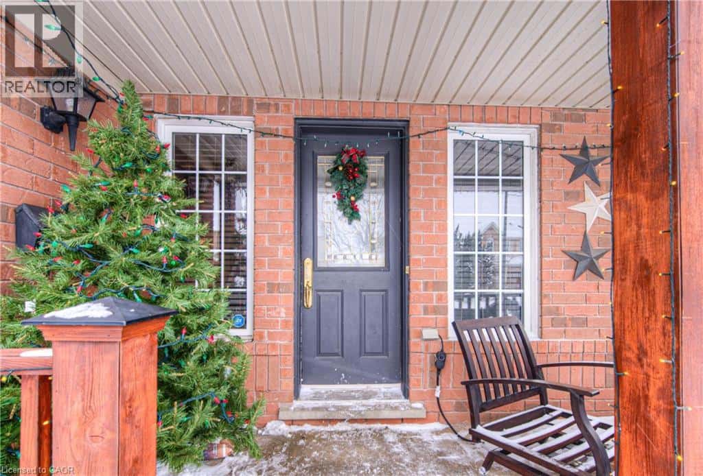 23 MAYO Avenue — Cambridge, Ontario - Photo 4 of 47