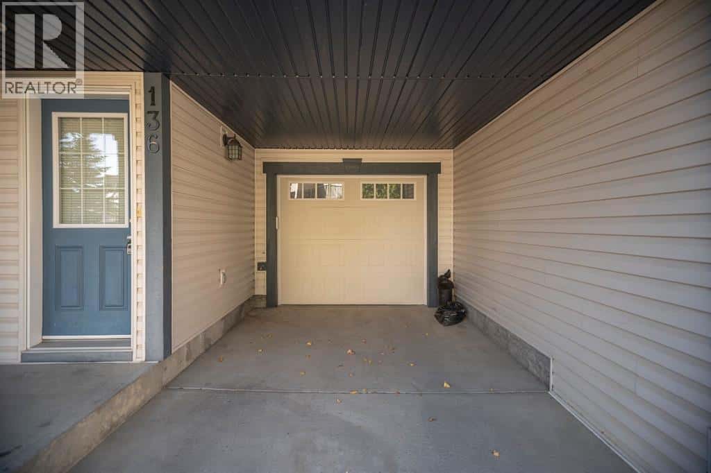 136 New Brighton Point SE — Calgary, Alberta - Photo 2 of 34