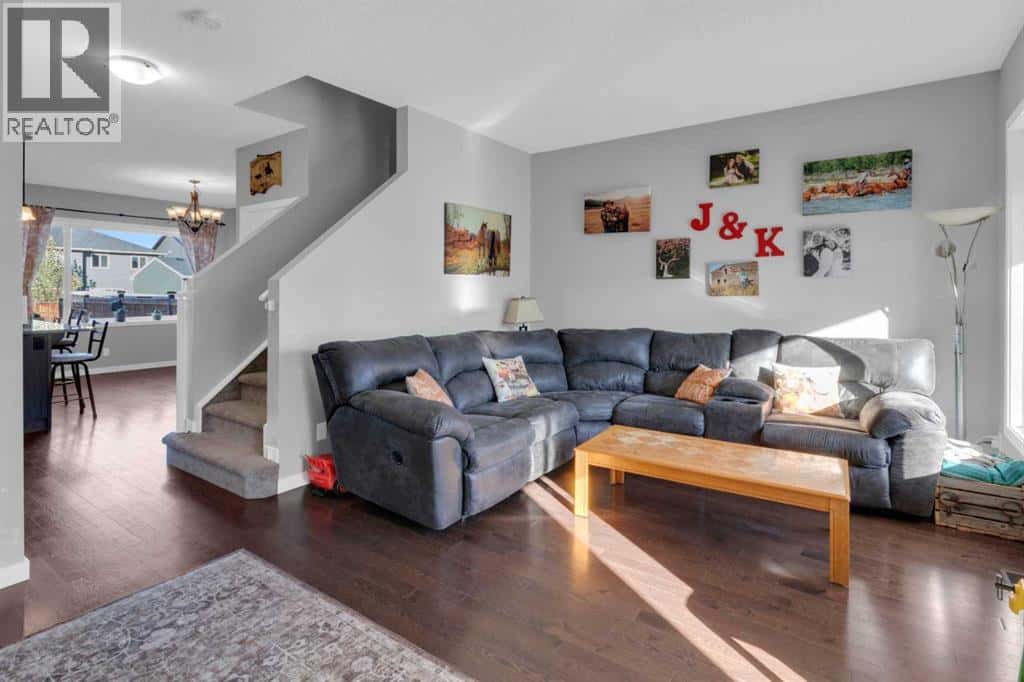 82 Fireside Cove — Cochrane, Alberta - Photo 2 of 34