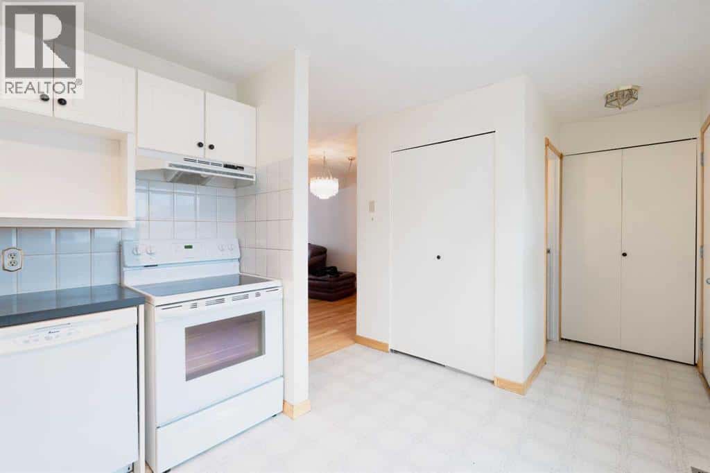 69, 4360 58 Street NE — Calgary, Alberta - Photo 4 of 16