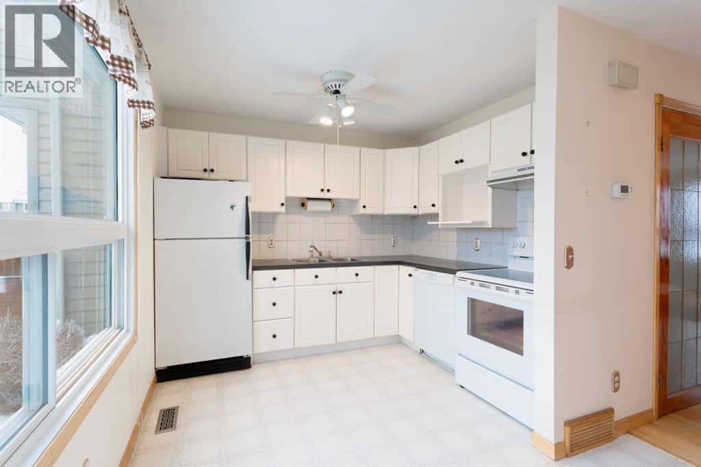 69, 4360 58 Street NE — Calgary, Alberta - Photo 3 of 16