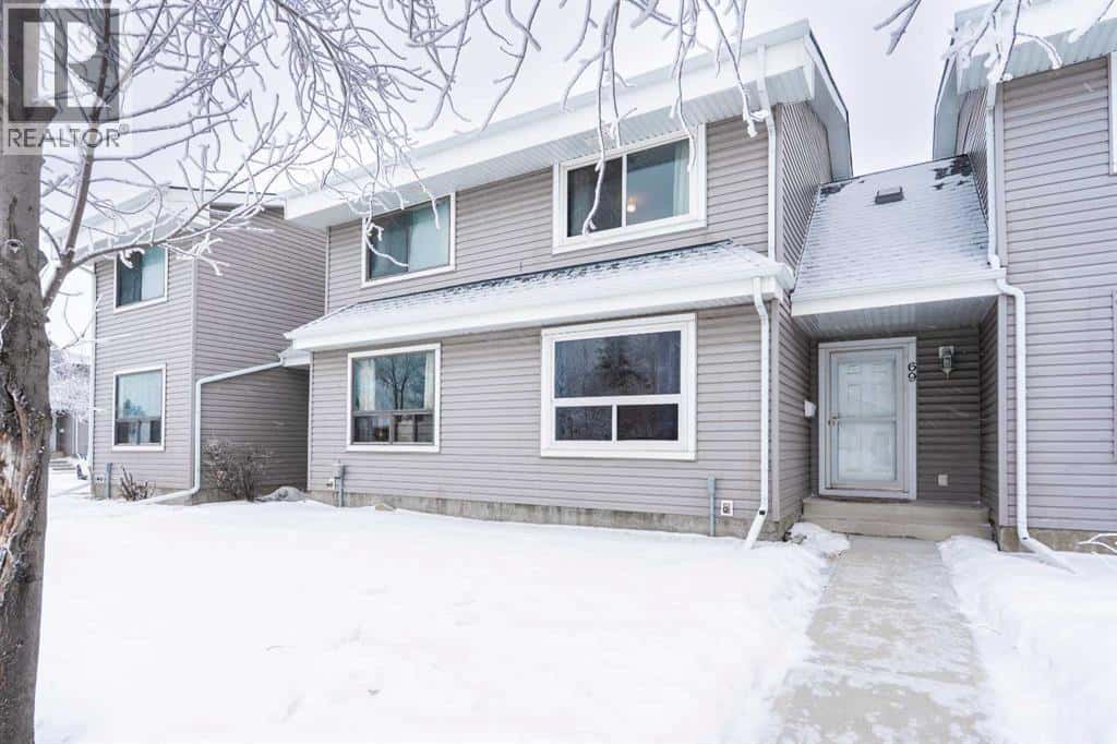 69, 4360 58 Street NE — Calgary, Alberta - Photo 2 of 16