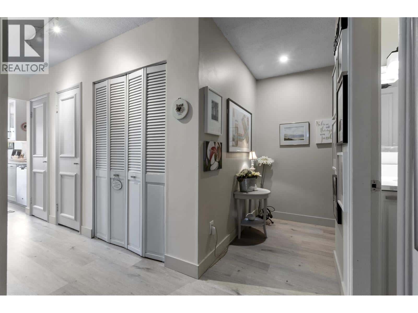 10 140 E 20TH STREET — North Vancouver, British Columbia - Photo 3 of 21