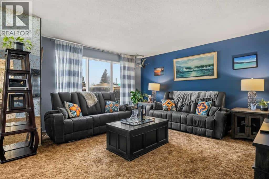 48 Marbank Place NE — Calgary, Alberta - Photo 3 of 50