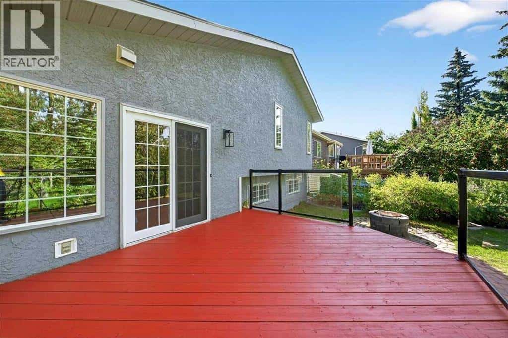 22 Shawinigan Rise SW — Calgary, Alberta - Photo 5 of 50