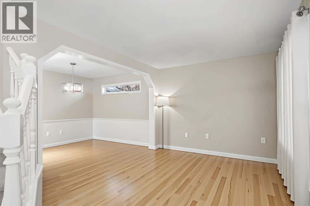 232 Oakmere Place — Chestermere, Alberta - Photo 2 of 50