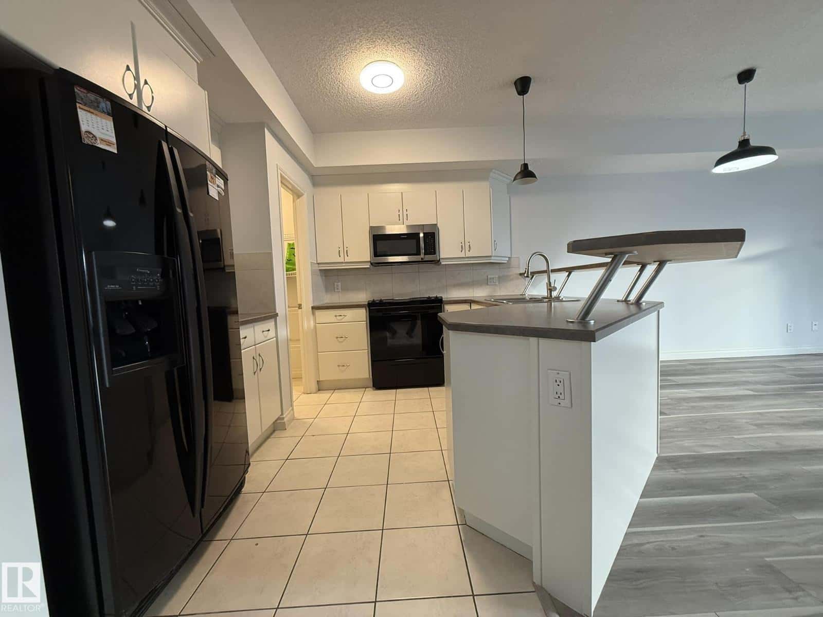 #304 9803 96A ST NW — Edmonton, Alberta - Photo 4 of 61