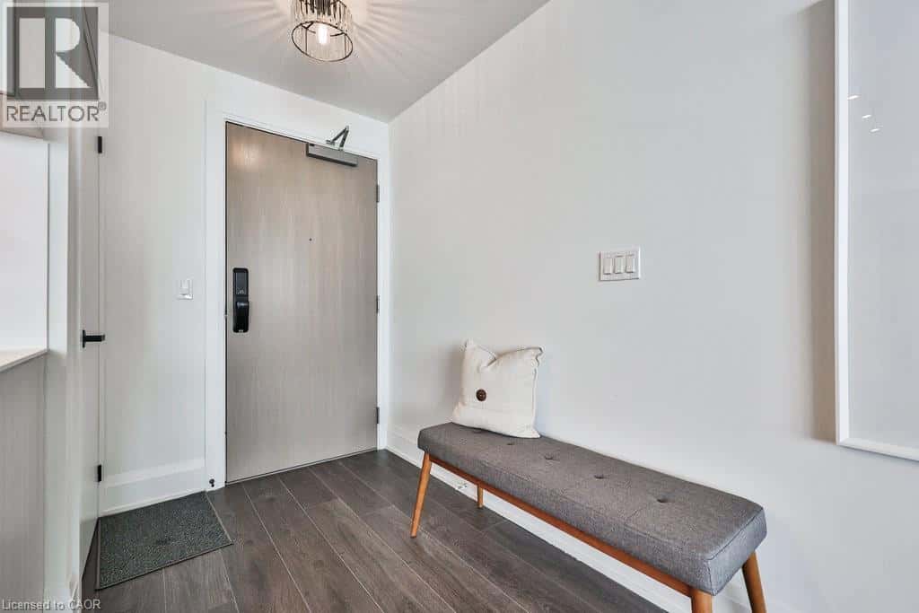 370 MARTHA Street Unit# 2204 — Burlington, Ontario - Photo 4 of 40