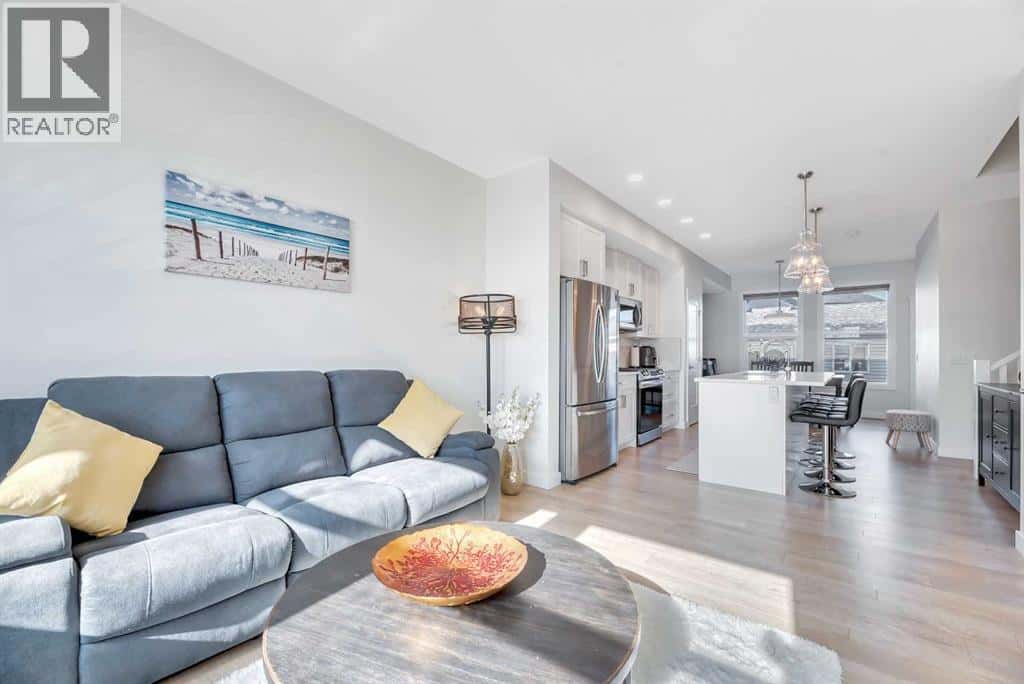 196 Wolf Hollow Park SE — Calgary, Alberta - Photo 3 of 46