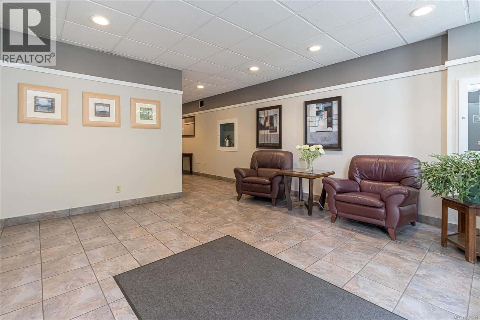 401 1026 Johnson St — Victoria, British Columbia - Photo 3 of 30