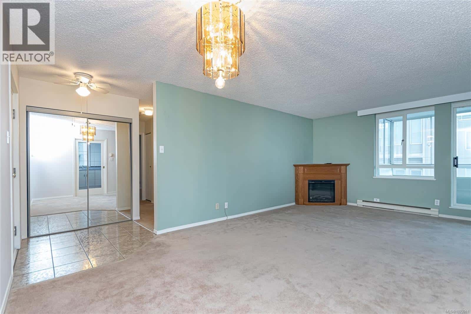 401 1026 Johnson St — Victoria, British Columbia - Photo 4 of 30