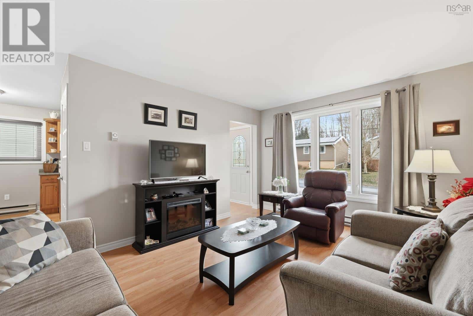 54 Quaker Crescent — Lower Sackville, Nova Scotia - Photo 3 of 50