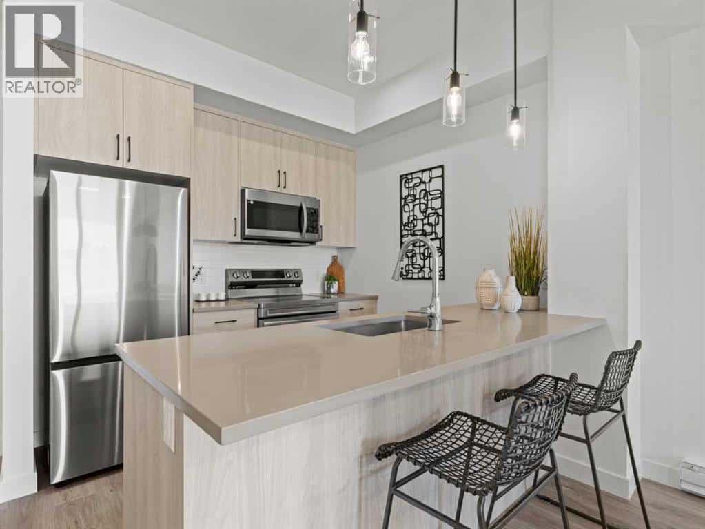 A109, 2026 81 Street SW — Calgary, Alberta - Photo 2 of 14