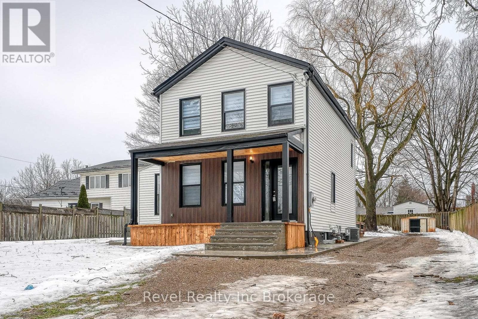 241 CHARLES STREET W — Ingersoll (Ingersoll - South), Ontario - Main photo