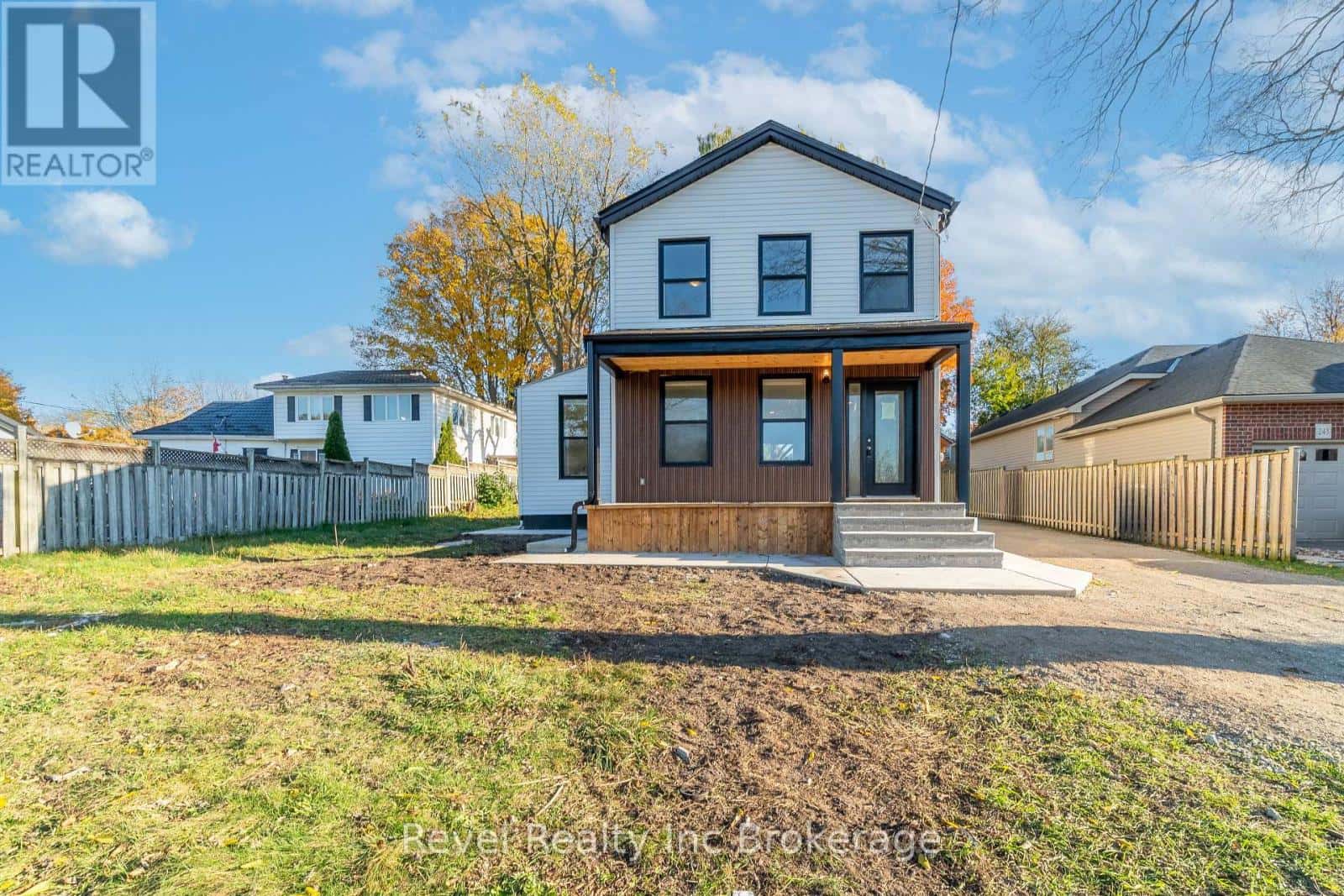 241 CHARLES STREET W — Ingersoll (Ingersoll - South), Ontario - Photo 2 of 43