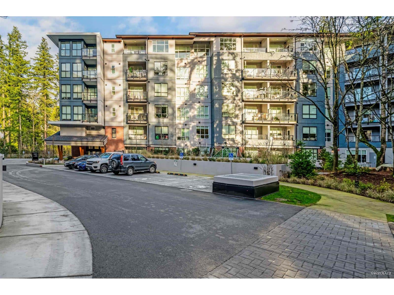 303 3480 146A STREET — Surrey, British Columbia - Photo 3 of 31