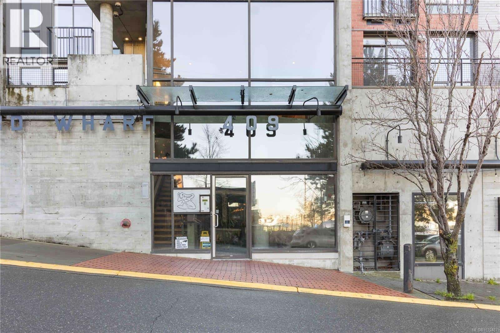 117 409 Swift St — Victoria, British Columbia - Photo 3 of 42