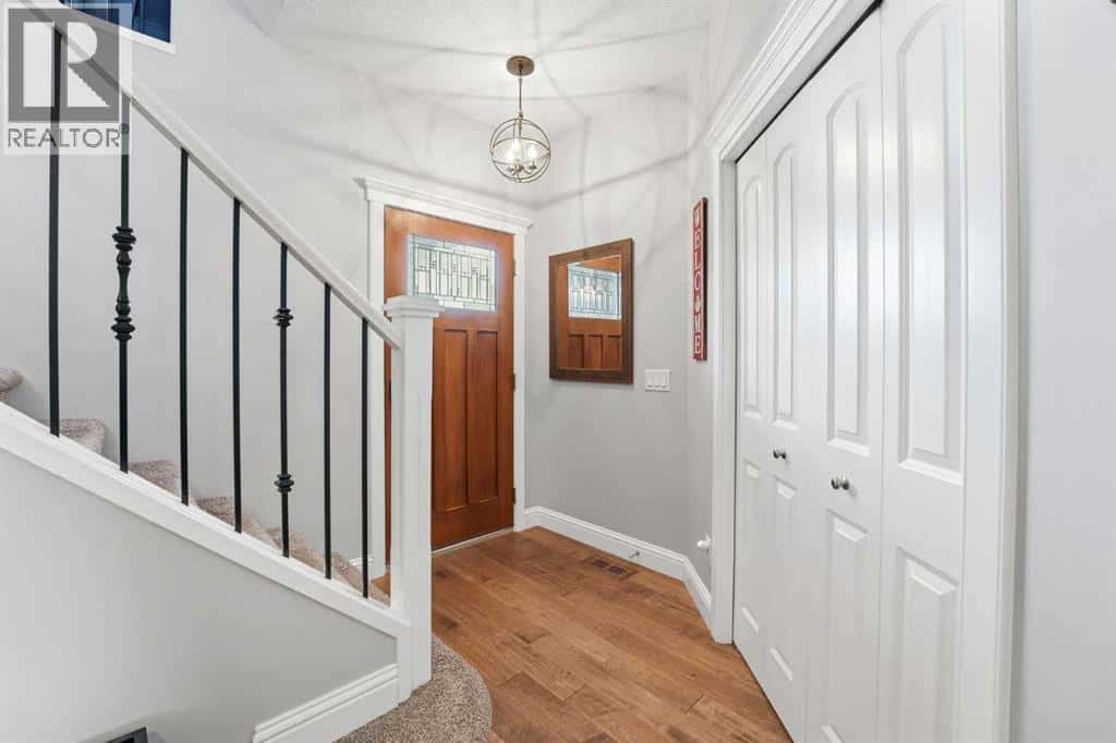 166 Fireside Bend — Cochrane, Alberta - Photo 5 of 37