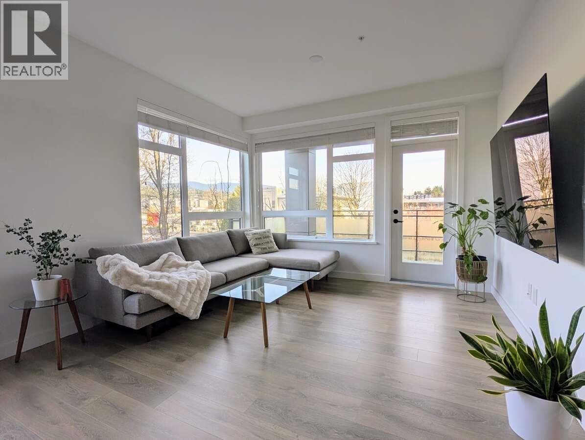 316 3038 ST GEORGE STREET — Port Moody, British Columbia - Main photo