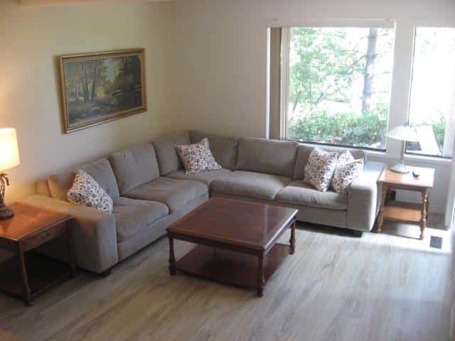 1907 LILAC DRIVE — Surrey, British Columbia - Photo 4 of 26