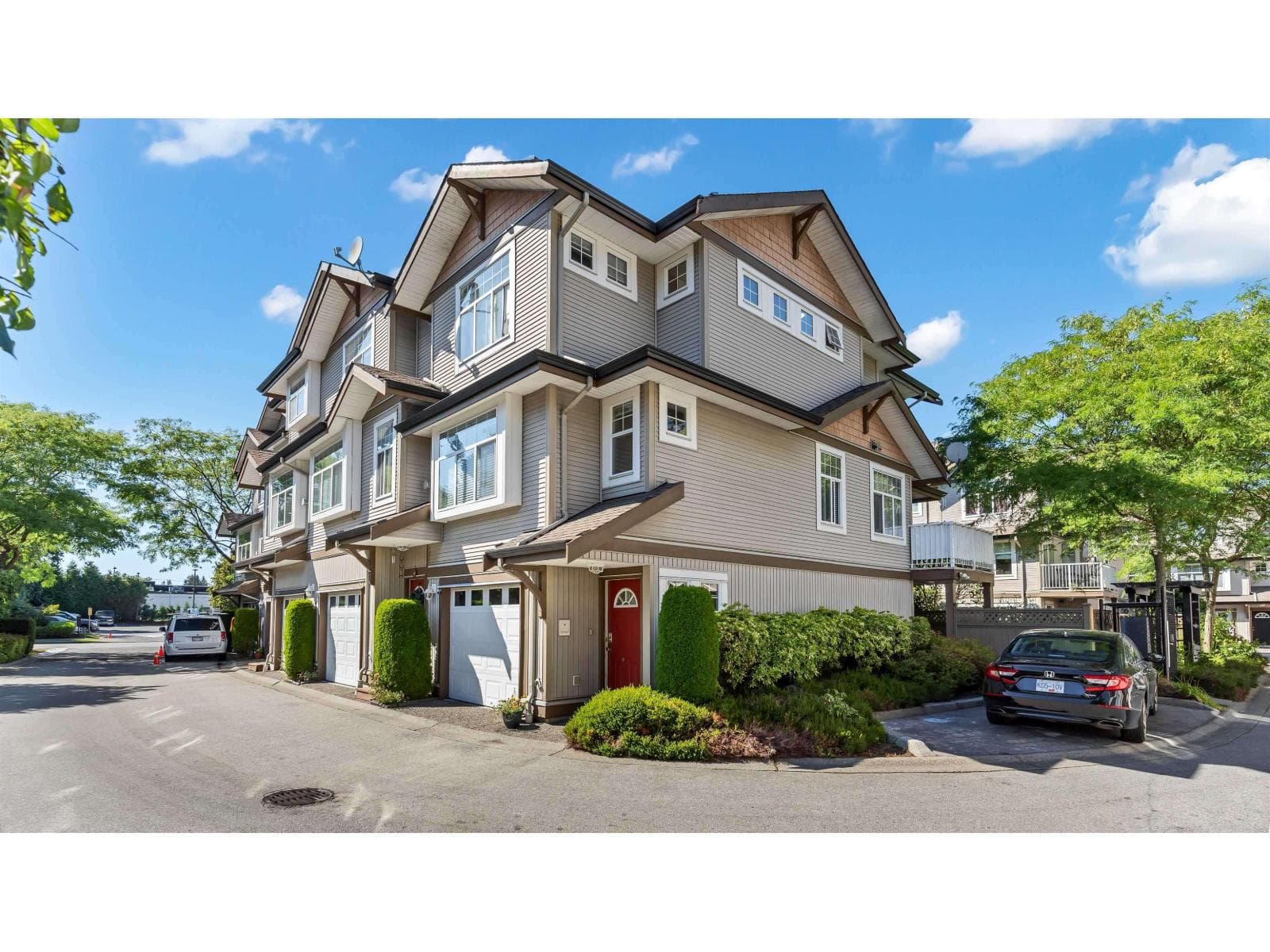 105 9580 PRINCE CHARLES BOULEVARD — Surrey, British Columbia - Main photo