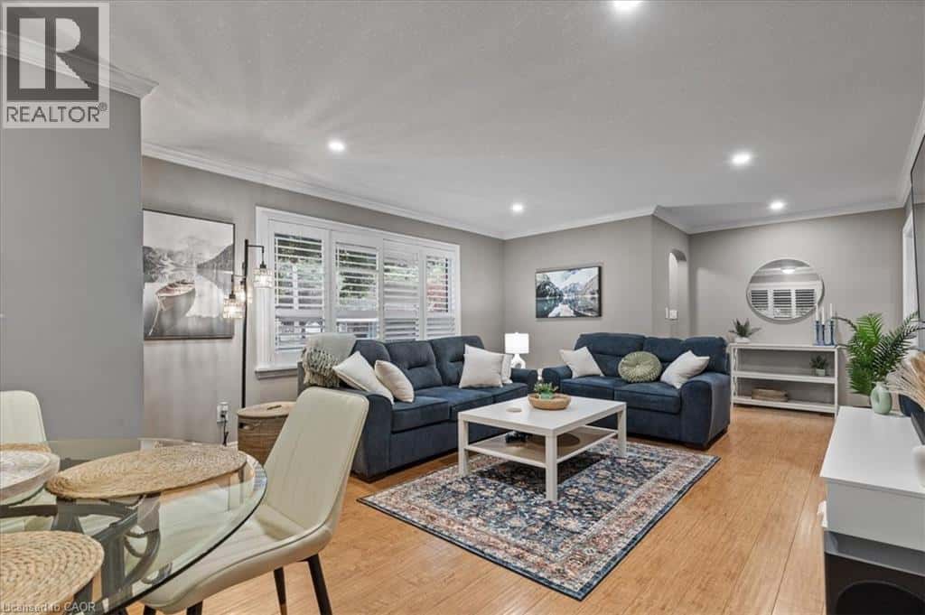 50 GROVE Crescent — Brantford, Ontario - Photo 5 of 27