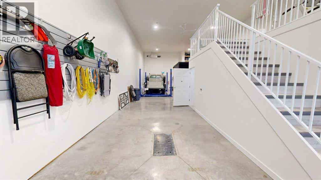 5, 3954 30 Street N — Lethbridge, Alberta - Photo 2 of 18