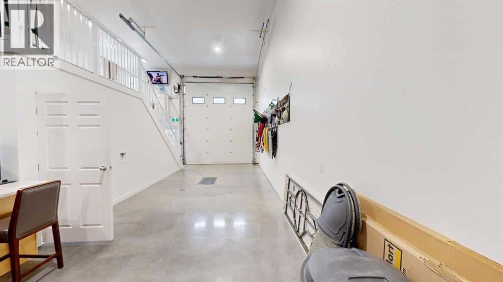 5, 3954 30 Street N — Lethbridge, Alberta - Photo 3 of 18