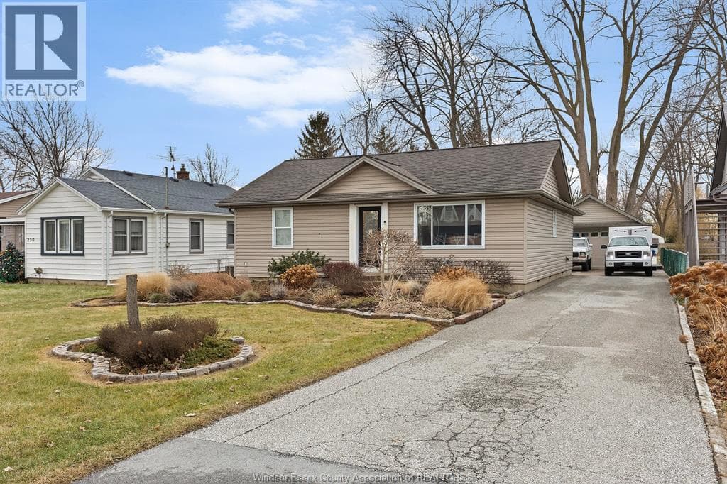 226 Maidstone AVENUE East — Essex, Ontario - Main photo