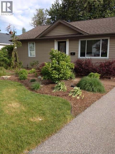 226 Maidstone AVENUE East — Essex, Ontario - Photo 3 of 19