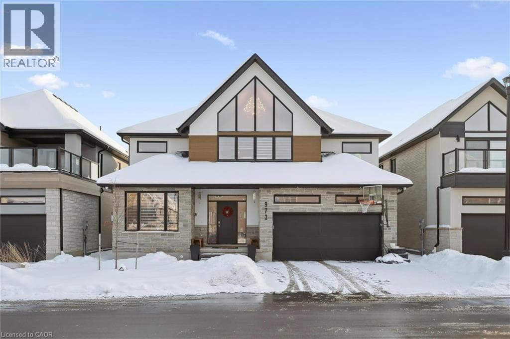 972 STONECLIFFE Walk Unit# 18 — Kitchener, Ontario - Main photo