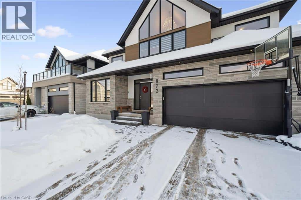 972 STONECLIFFE Walk Unit# 18 — Kitchener, Ontario - Photo 4 of 50