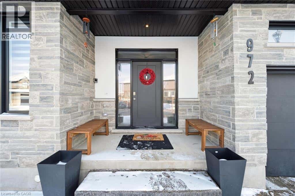 972 STONECLIFFE Walk Unit# 18 — Kitchener, Ontario - Photo 5 of 50