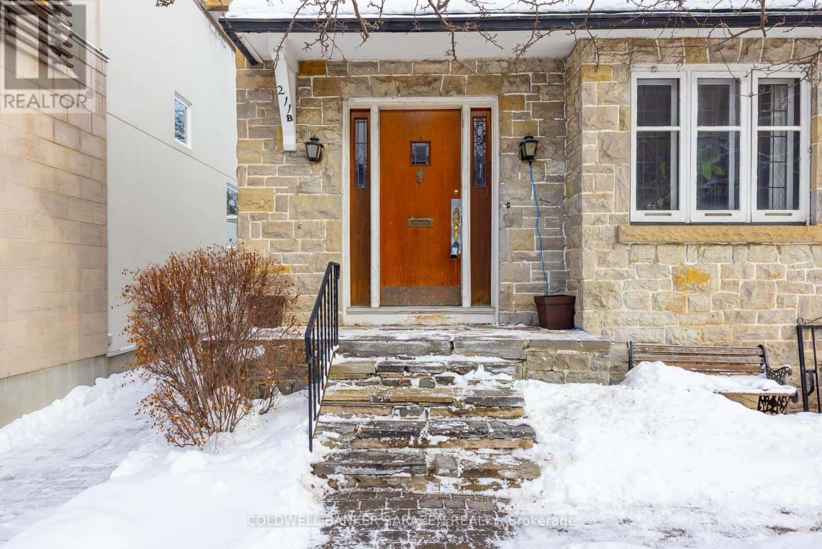 211 B MELROSE AVENUE — Ottawa, Ontario - Photo 4 of 45