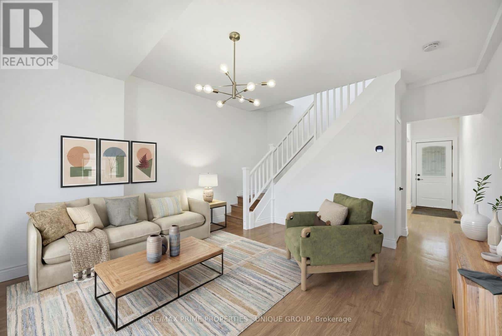 589 LOGAN AVENUE — Toronto (North Riverdale), Ontario - Photo 5 of 23