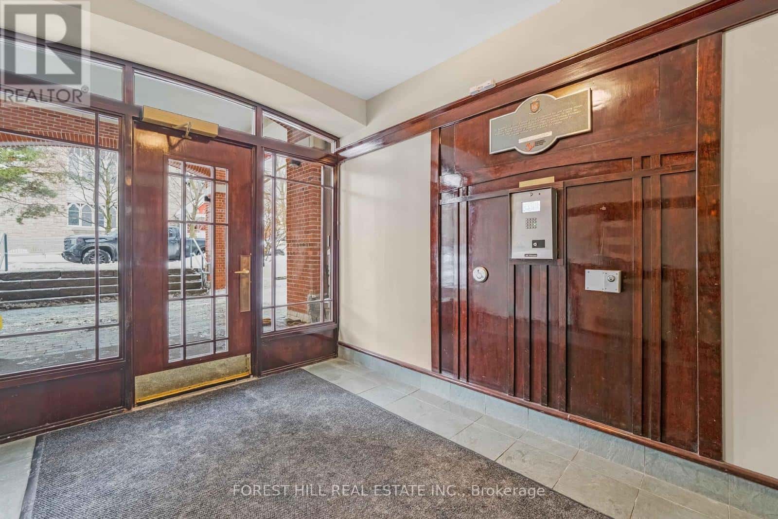 1B - 268 FIRST AVENUE — Ottawa, Ontario - Photo 4 of 20