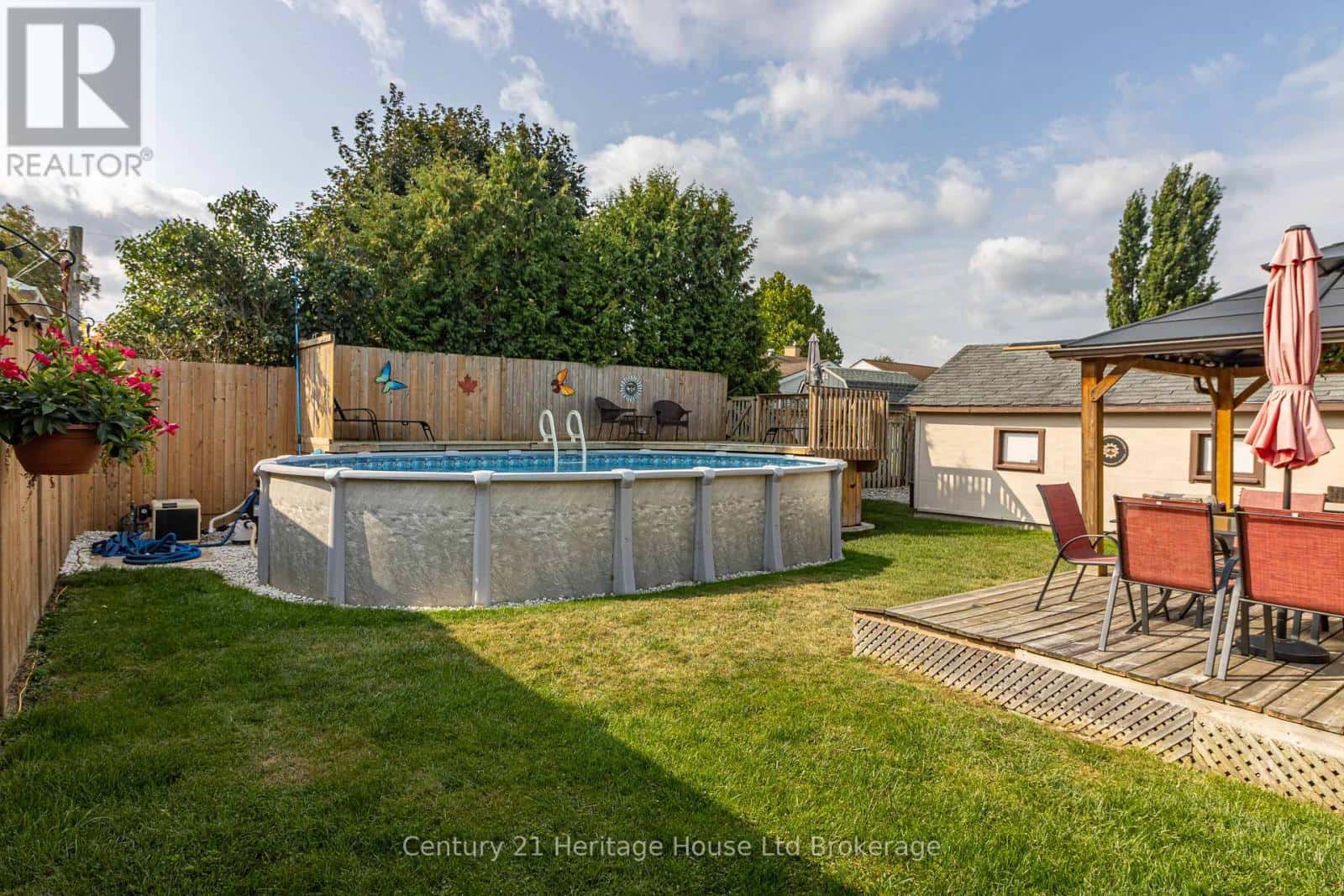 1064 SOVEREIGN ROAD — Woodstock (Woodstock - North), Ontario - Photo 5 of 42