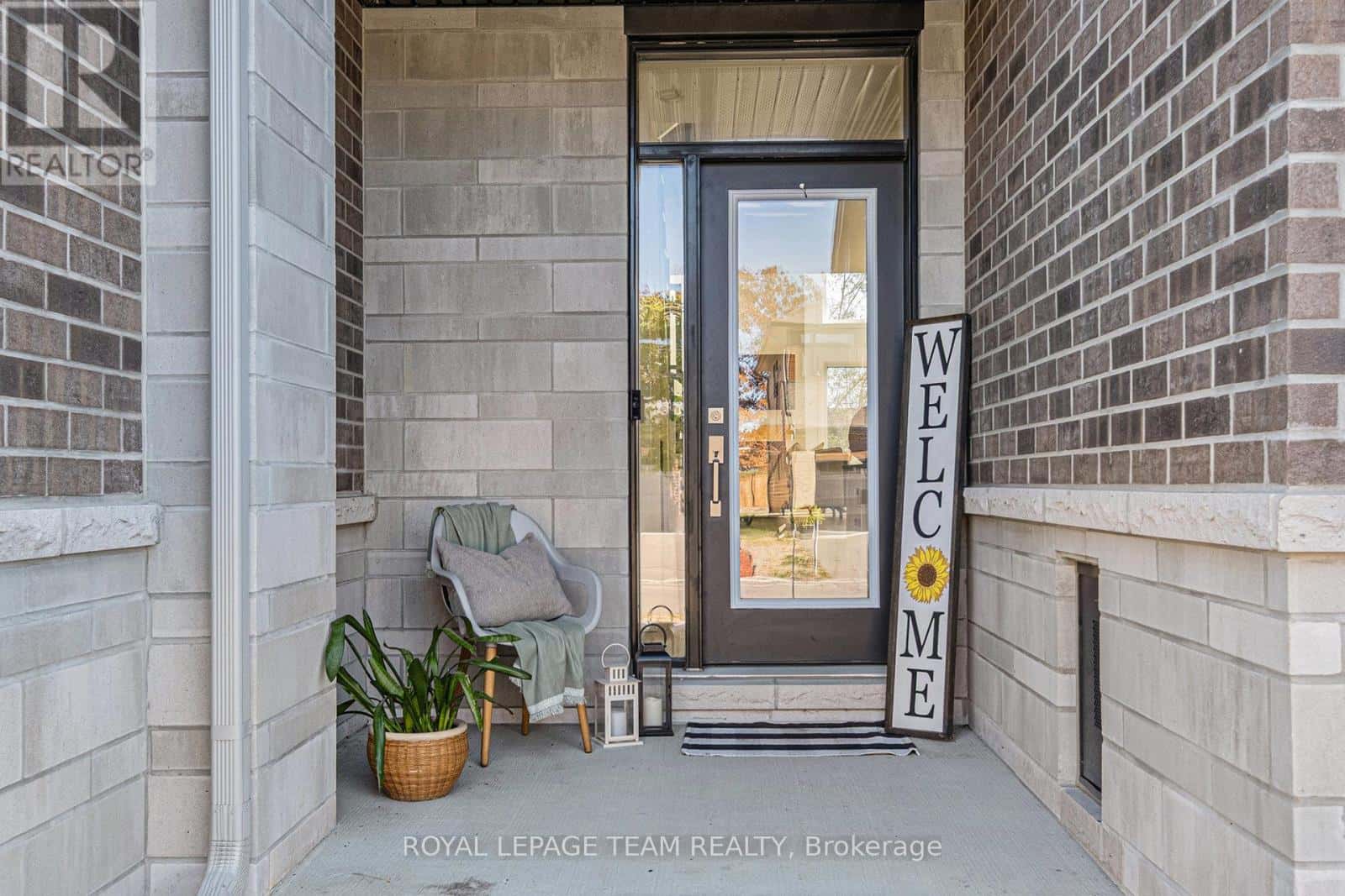 220 BRISTOL CRESCENT — North Grenville, Ontario - Photo 3 of 43