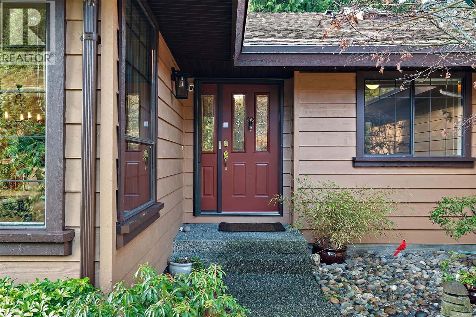 8586 Kingcome Cres — North Saanich, British Columbia - Photo 4 of 32