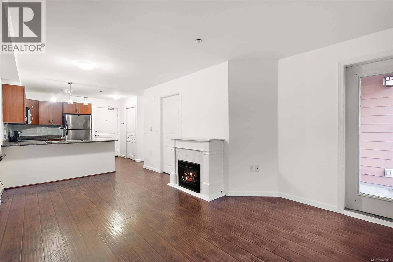 308 663 Goldstream Ave — Langford, British Columbia - Photo 3 of 24