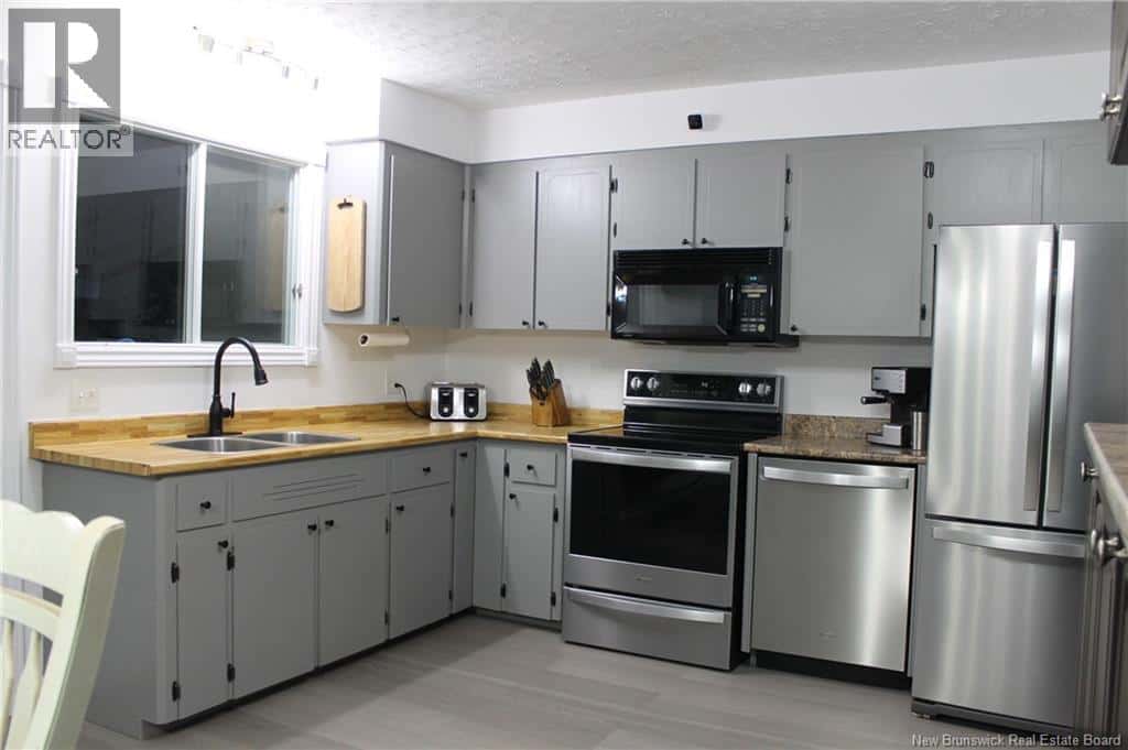 143 Kingston Avenue — New Maryland, New Brunswick - Photo 3 of 21