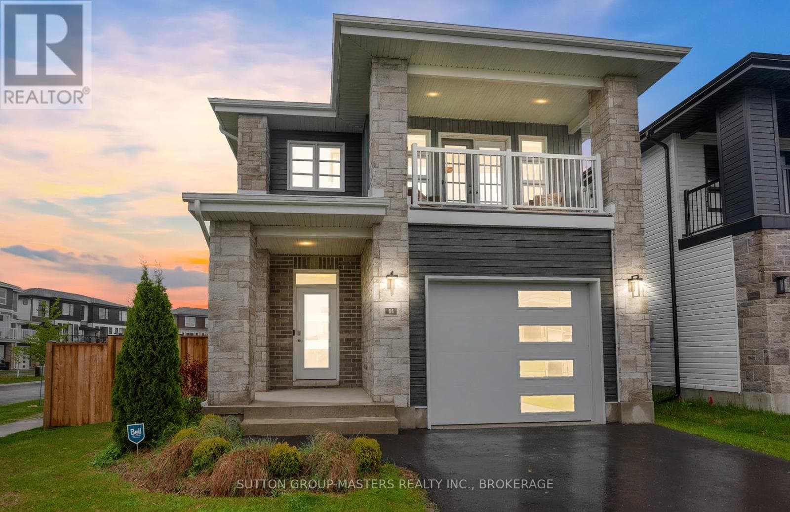 11 WALDEN POND DRIVE — Loyalist (Amherstview), Ontario - Main photo