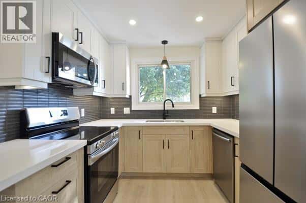 30 GRENADIER Road — Cambridge, Ontario - Photo 5 of 28