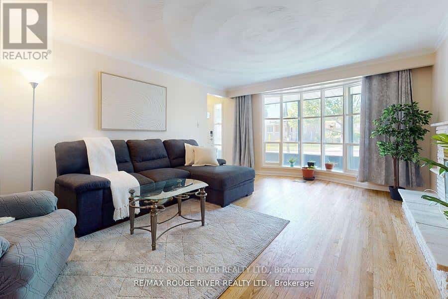 18 DARLINGSIDE DRIVE — Toronto (West Hill), Ontario - Photo 3 of 34