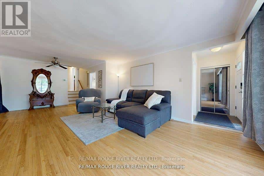 18 DARLINGSIDE DRIVE — Toronto (West Hill), Ontario - Photo 5 of 34