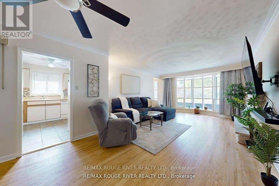 18 DARLINGSIDE DRIVE — Toronto (West Hill), Ontario - Photo 4 of 34