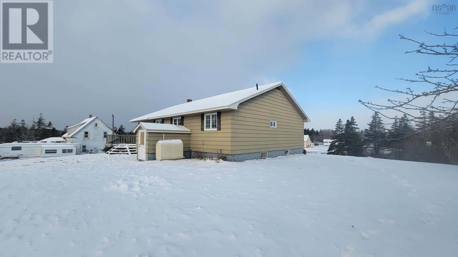 144 Chemin De L'est Street — Wedgeport, Nova Scotia - Photo 4 of 21