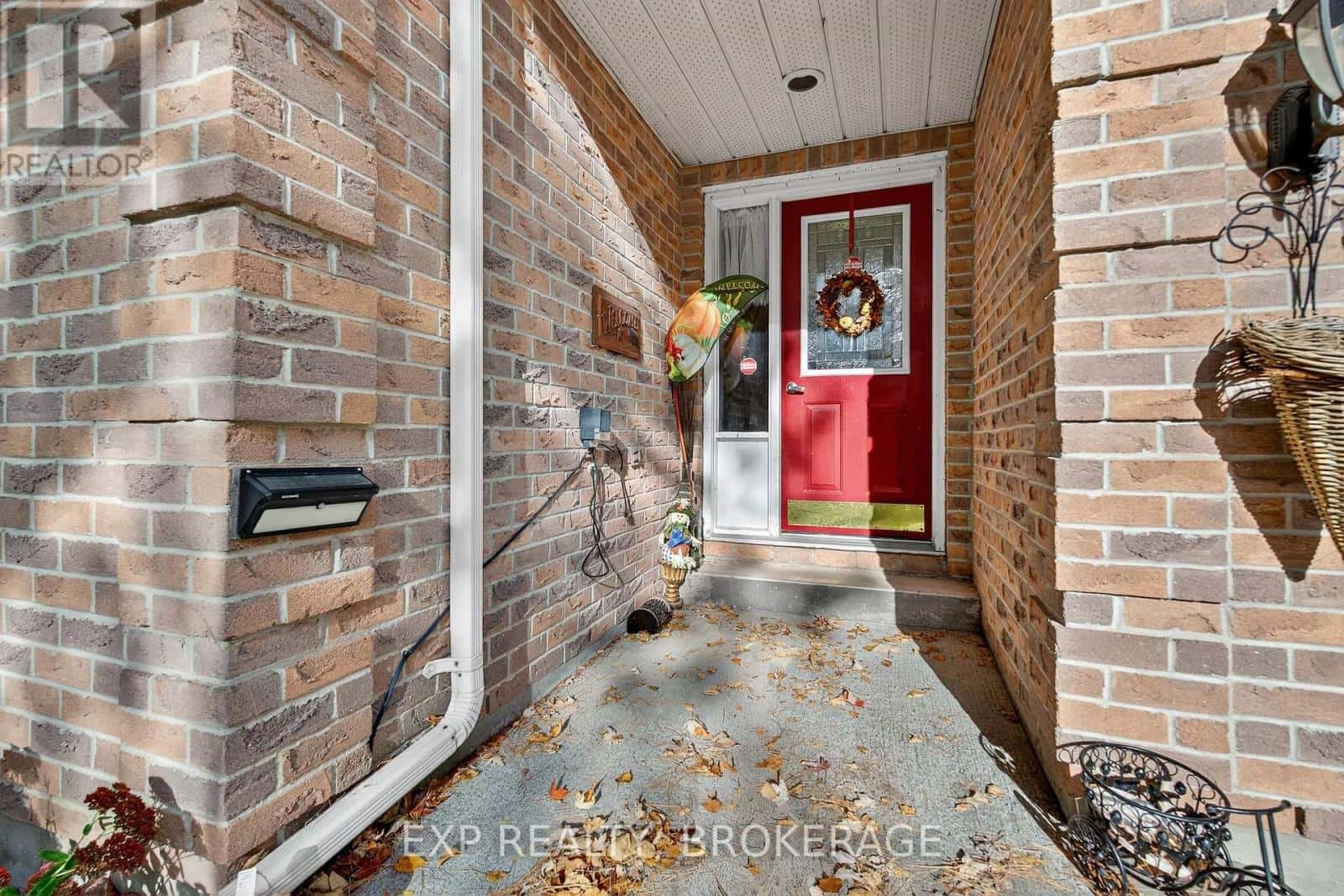 63 SOUTHWOOD CRESCENT — Greater Napanee (Greater Napanee), Ontario - Photo 3 of 32